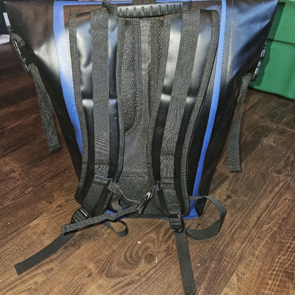 Mammoth Trekker 30 Cooler Backpack - Picture 3 of 6